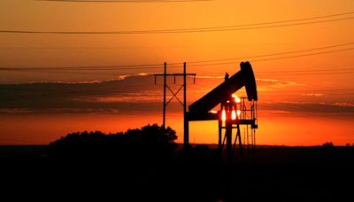 Petróleo fecha em alta, em correção após quedas recentes e de olho em tempestade nos EUA Por Estadão Conteúdo