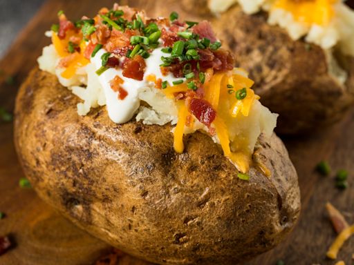 This Celebrity Chef Makes The Absolute Best Baked Potato Out There