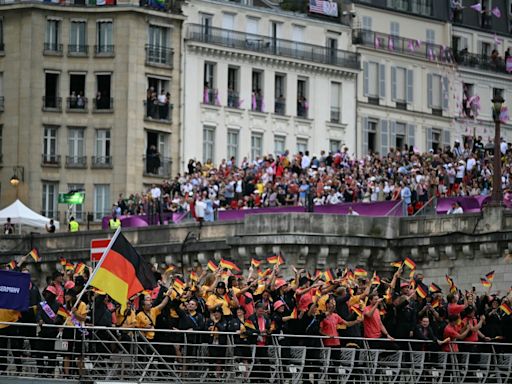 Fröhlich und sympathisch: Deutsches Team auf der Seine