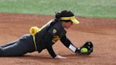 Oregon softball drops in polls after series win over Oregon State