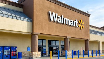 Walmart Stock Holds Near Highs Ahead Of Earnings; On Holding Looks To Regain Wall Street Favor