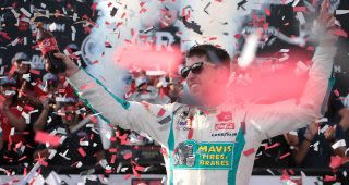 Denny Hamlin holds off Larson, delivers at Dover for third victory of season