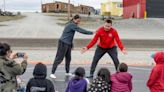 Inuit wrestling match brings all ages to the mat in Ulukhaktok, N.W.T. | CBC News