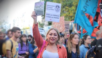 La historia de la primera mujer trans en doctorarse en una universidad pública de la Argentina