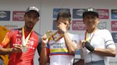 Esteban Chaves, campeón colombiano de ruta por delante de Martínez y Quintana