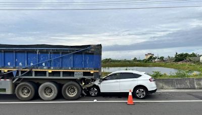 嘉義東石休旅車撞砂石車 乘客送醫不治