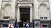 Banco central de Argentina flexibiliza regulaciones cambiarias - La Tercera