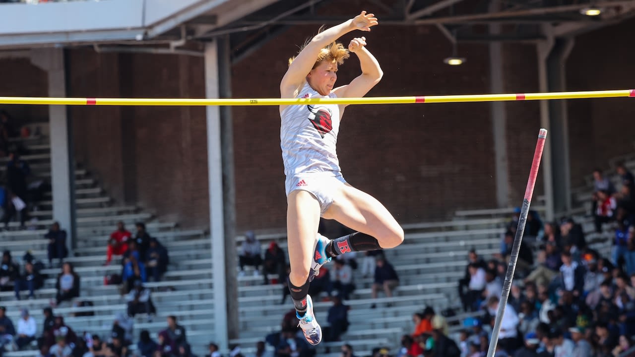 Rutgers pole vaulter Timberg clears meet record, resets PR at 2024 Penn Relays