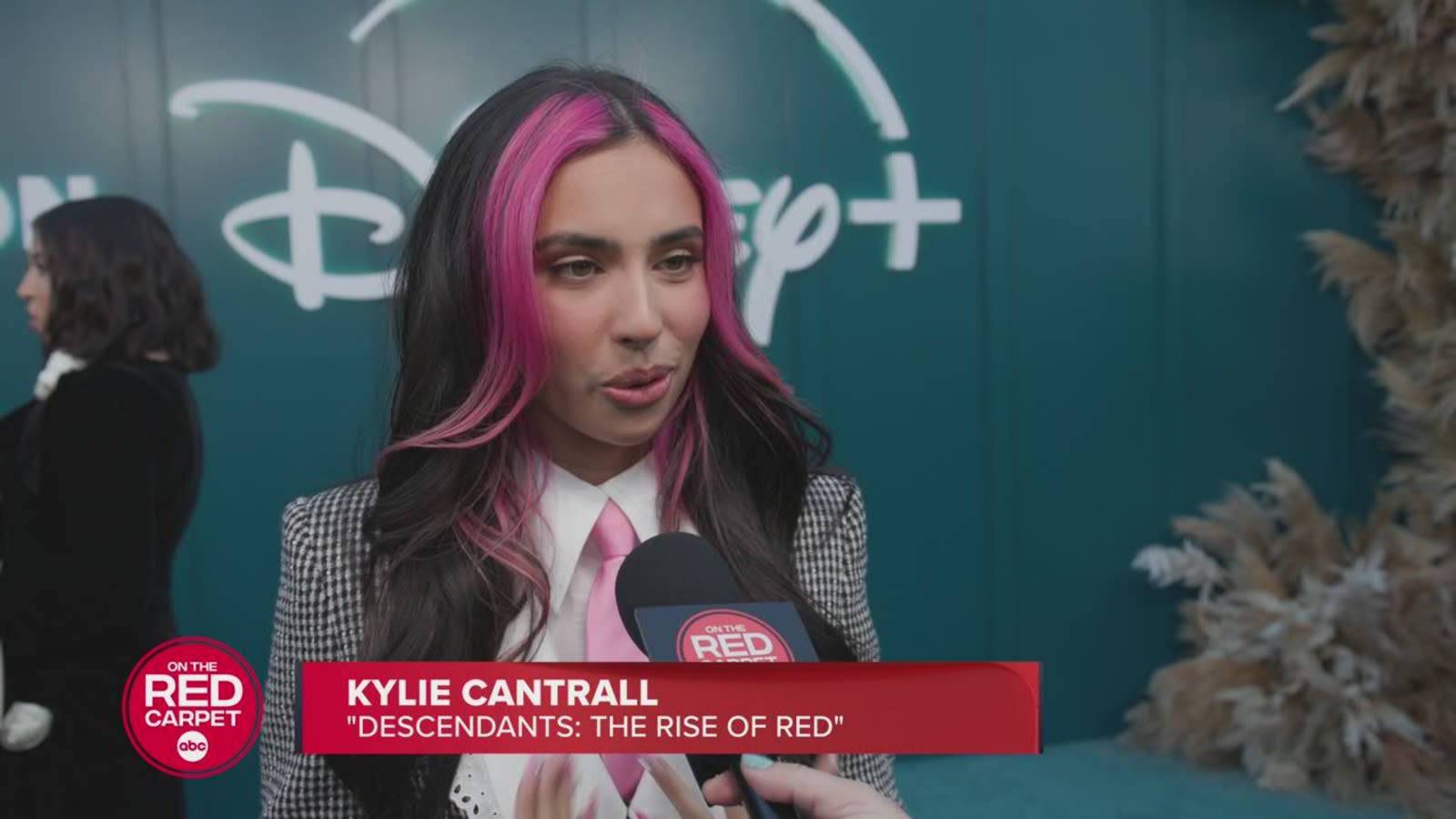 'Descendants: The Rise of Red' star Kylie Cantrall sings on first song from the movie
