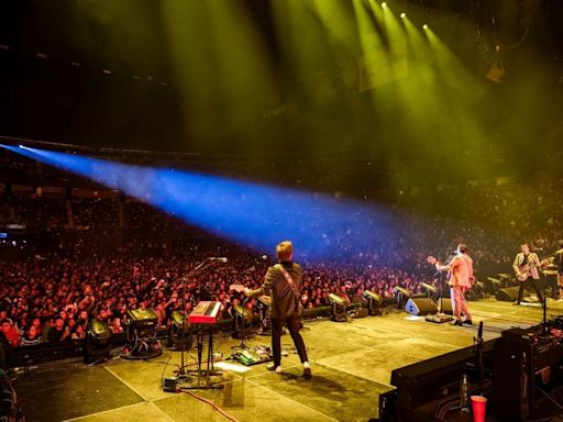 Los Bunkers cierran su gira Ven Aquí con histórico show en el Palacio de los Deportes en México - La Tercera