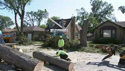 July storm set record with 32 tornadoes in Chicago area, weather service confirms