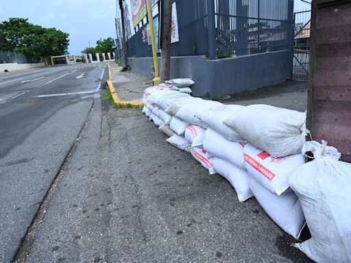 Devastación en cuatro municipios del sur de Jamaica tras el paso del huracán Beryl