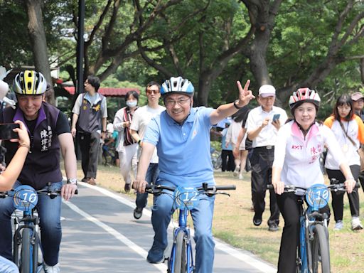 影／淡水河左岸完工 侯友宜呼籲民眾來騎車