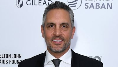 Mauricio Umansky Spotted Kissing Mystery Woman Amid Separation