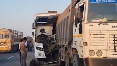 Gujarat: Four Killed In Tragic Accident On Vadodara-Halol Highway, 15 Injured