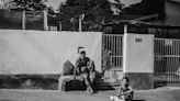 Exposição fotográfica 'Jardim Brasil: dos Trilhos pra Cá' aborda contexto social de adolescentes moradores de Adamantina