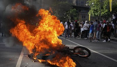 Furia en las calles de Venezuela entre denuncias de fraude