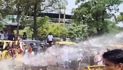 Delhi Police deploys water cannon against BJP protesters over water crisis, netizens react