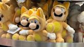 Il y a un magasin Nintendo à Paris, avec des peluches et des t-shirts exclusifs