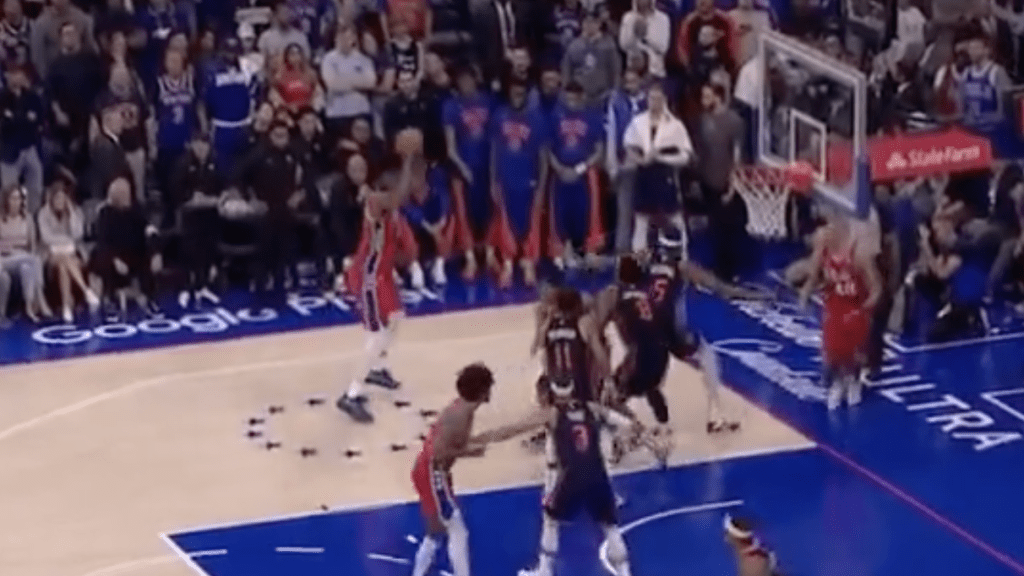 NBA fans made Ben Simmons jokes when Joel Embiid passed up a crucial wide-open jumper