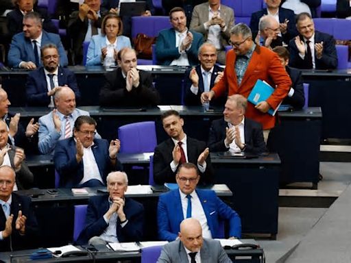 Startseite Inland Innenpolitik Aktuelle Stunde im Bundestag: "AfD wirft sich Diktatoren an den Hals"