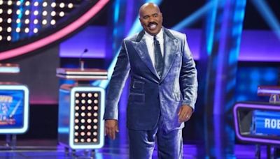 Donny Osmond and Ken Marino Go to School With Santa in 'Celebrity Family Feud' Sneak Peek [Exclusive]