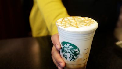 Exbarista de Starbucks revela 7 errores comunes de clientes que los hacen gastar de más - El Diario NY