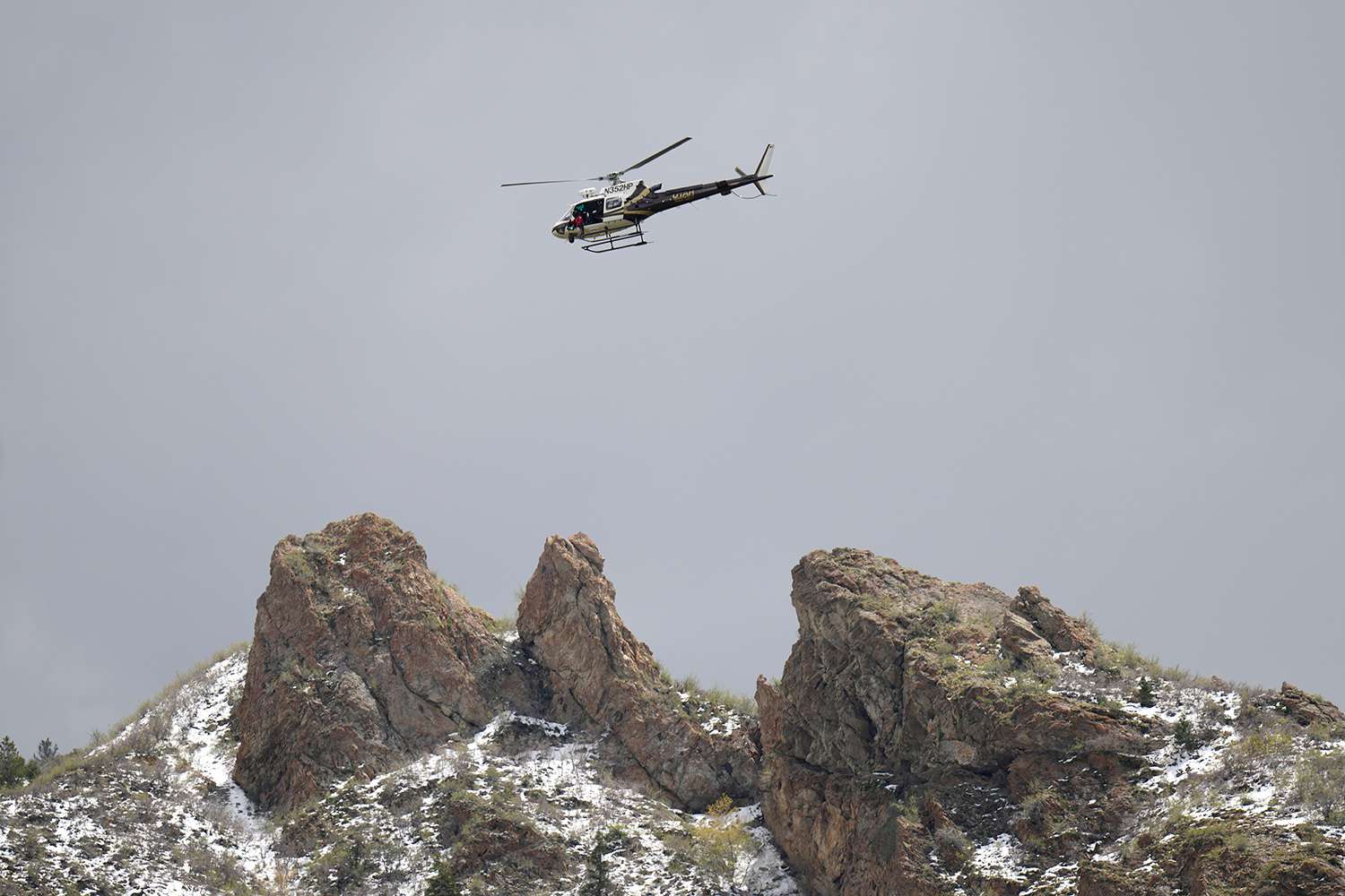 2 Skiers Killed in Utah Avalanche, 1 Rescued After Digging Himself Out: 'Tragic Accident'