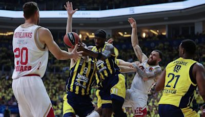 El Fenerbahçe, a un paso de la Final Four cinco años después