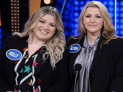 Kelly Clarkson's 2 Siblings: All About Sister Alyssa and Brother Jason