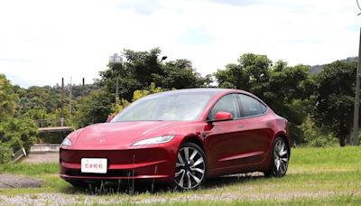 （影片）方向燈用按的 排檔用滑的！Tesla Model 3 煥新版試駕 - 自由電子報汽車頻道