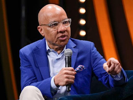 Darren Walker, president of Ford Foundation, will step down by the end of 2025