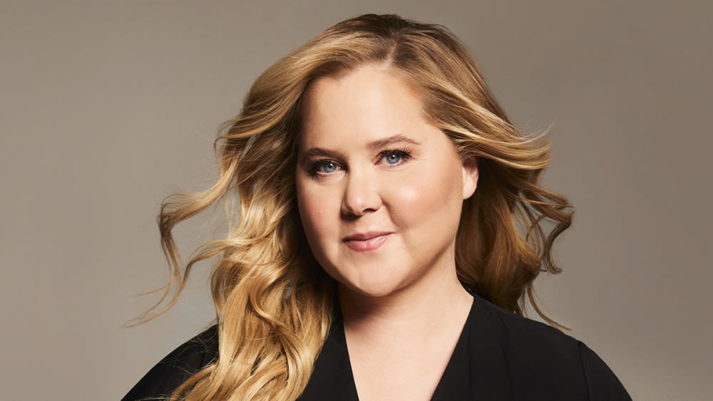 Amy Schumer Can’t Escape Backlash… She’s OK With That