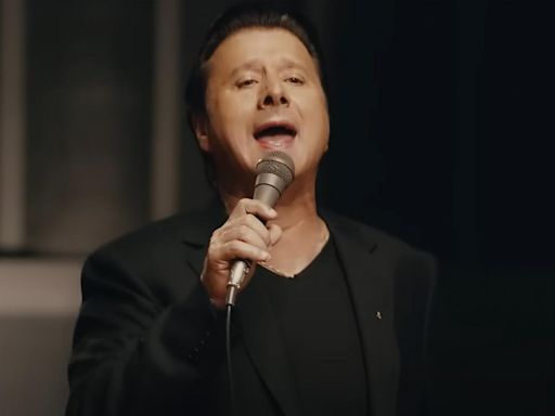 How Steve Perry Recorded a New Version of a Journey Deep Cut