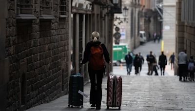 Barcelona prohibirá 10.000 pisos turísticos para ganar viviendas - Diario Hoy En la noticia