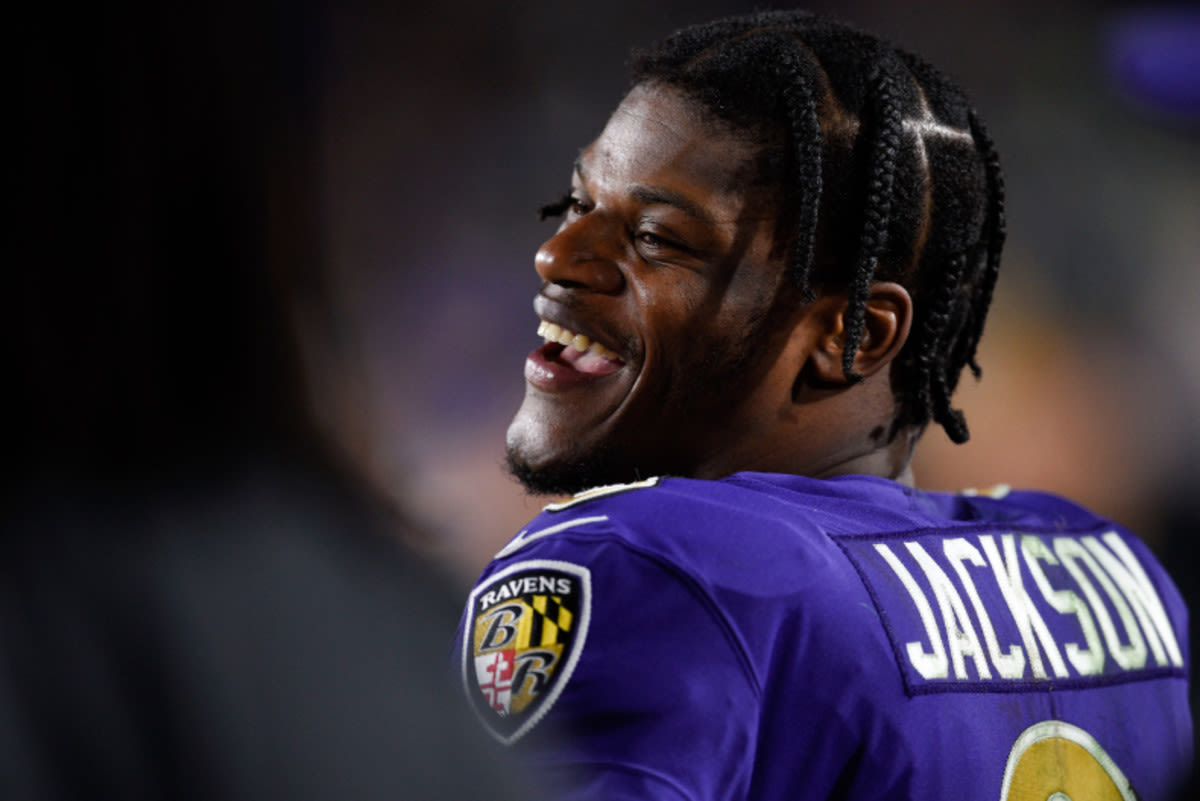 Former NFL QB Offers To Drive Lamar Jackson To OTAs For Rolls-Royce