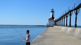 States stock more chinook in Lake Michigan. And stargazers camp out for night sky party.