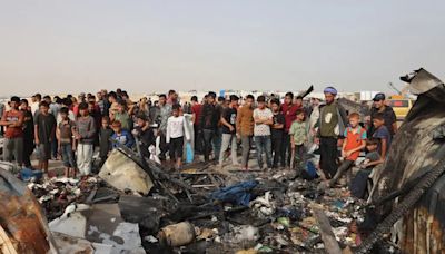 Bombardeo a campo de refugiados de Rafah: ‘horrorosa masacre’ que desata indignación mundial