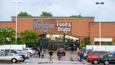 Kroger, Albertsons will sell more Illinois stores as part of grocery merger process