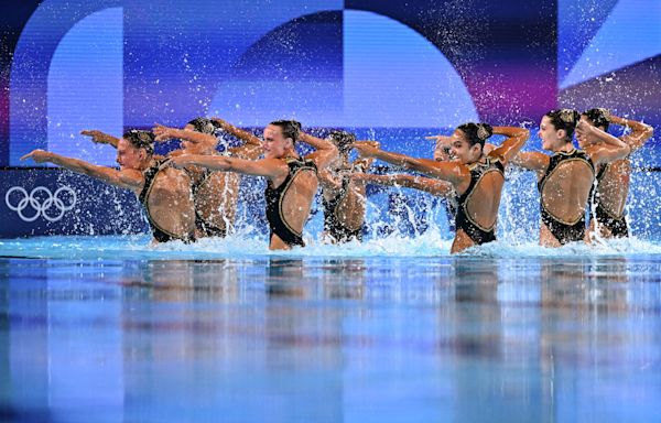 Are there any men competing in artistic swimming at the 2024 Paris Olympics?