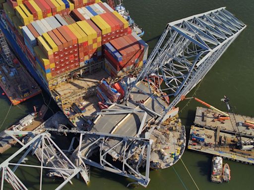 Crews prep to remove debris from ship that collided with Baltimore Key Bridge - WTOP News