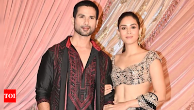 Mira Rajput's toned abs steal the show as she poses alongside Shahid Kapoor at Anant Ambani and Radhika Merchant’s sangeet | Hindi Movie News - Times of India