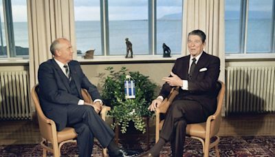 Today in History: Ronald Reagan and Mikhail S. Gorbachev meet in Moscow summit