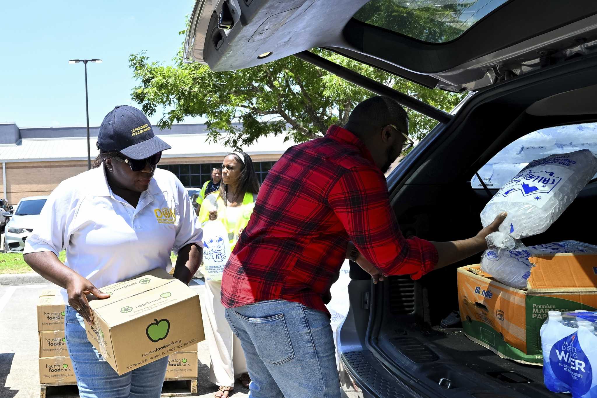 Pressure mounts on Houston power company to quickly restore service as city sweats after Beryl