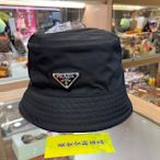 ☆最愛二手精品☆PRADA  全新黑色尼龍銀三角牌漁夫帽  M號《名牌精品回收寄賣買斷代購》1HC137