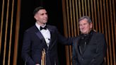 Balón de Oro 2023: Dibu Martínez recibió el premio Lev Yashin al mejor arquero del mundo, una historia de sacrificios y desventuras que muy pocos conocen