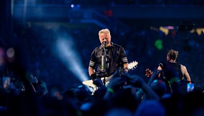 Review: Metallica puts on an exhilarating concert at Soldier Field on a stage just feet from its fans