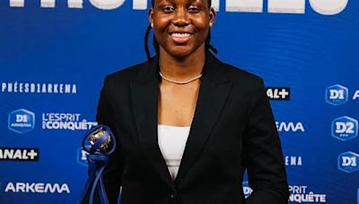 Super Falcons goalie Nnadozie wins best goalkeeper award in France