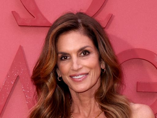 Cindy Crawford reveals the lip liner trick and color 'everyone did' in the '90s