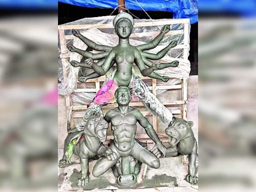 Mittals buy Kumartuli idol for UK’s oldest Durga Puja | Kolkata News - Times of India